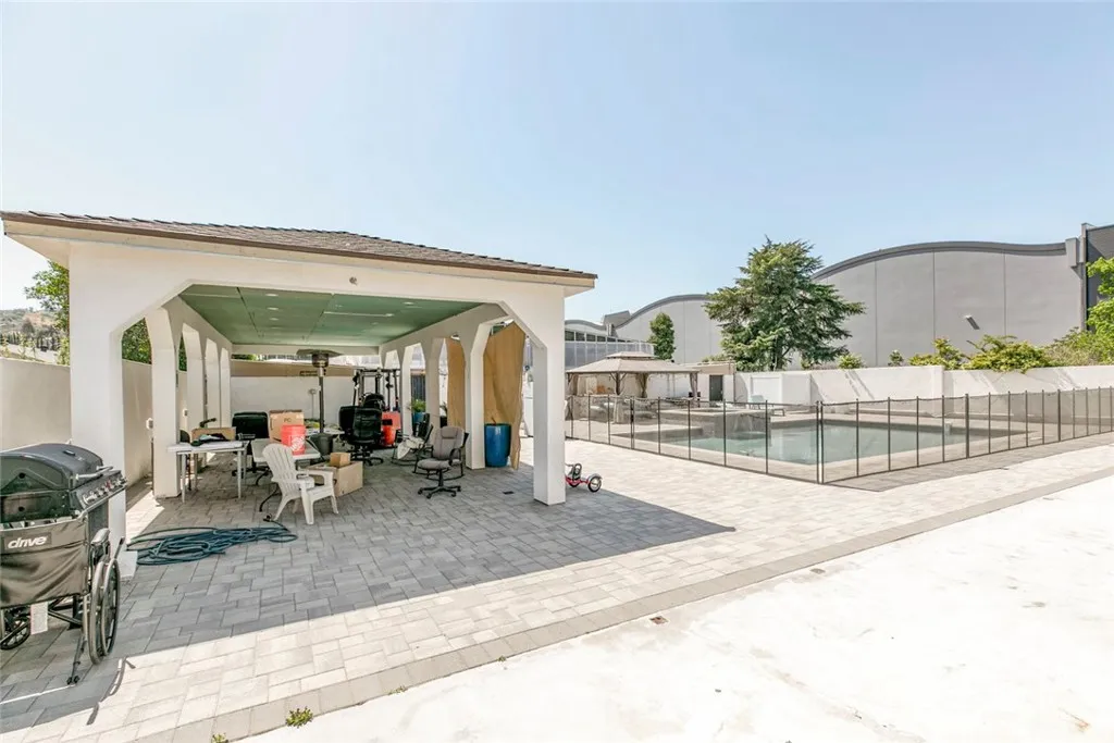 11024 Peoria Street, Sun Valley, California 91352 home-pic-25